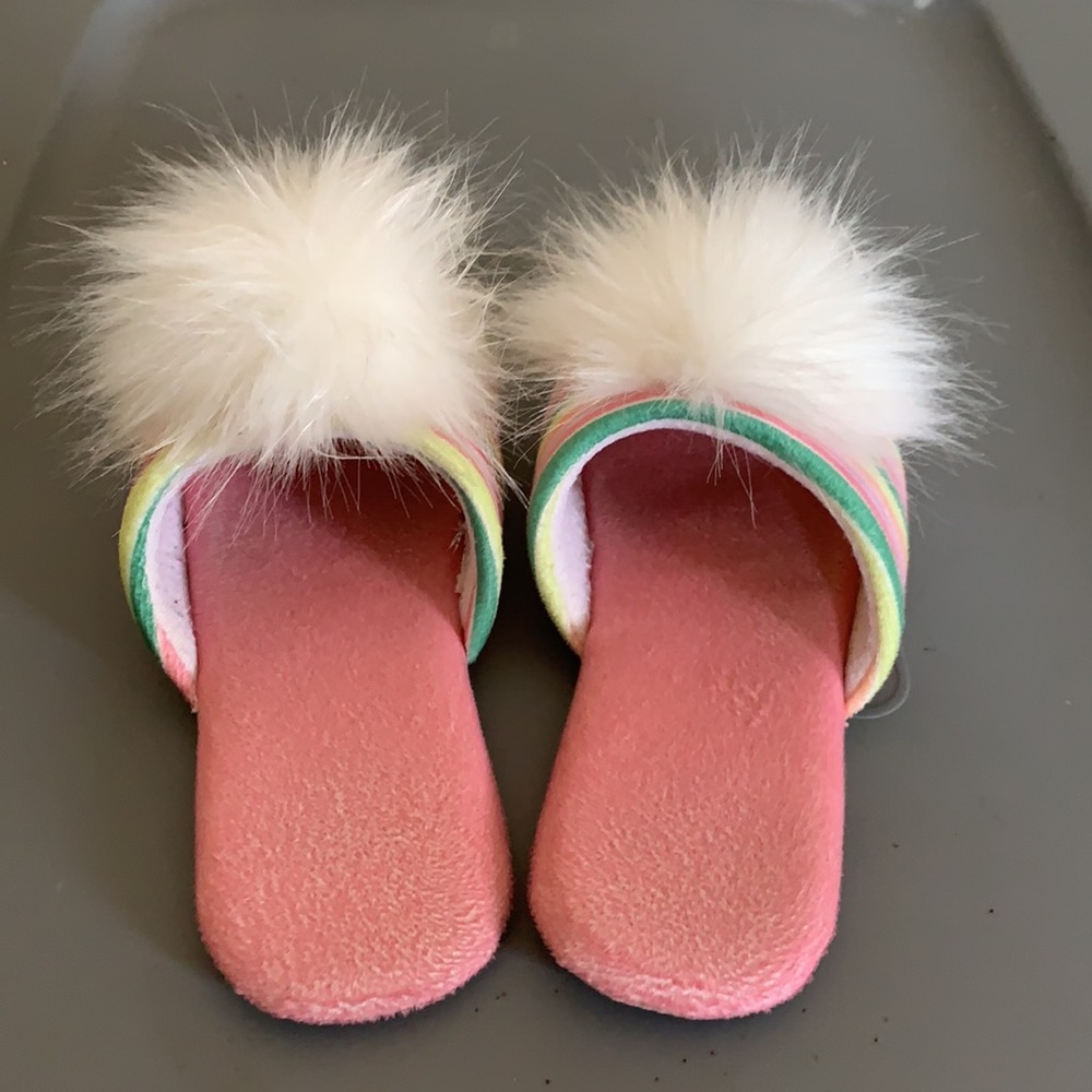 Slippers - Picture 2 of 3